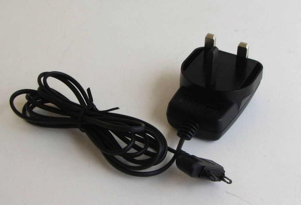 Ładowarka Sony Ericsson CST-60 UK 4,9V DC 450mA