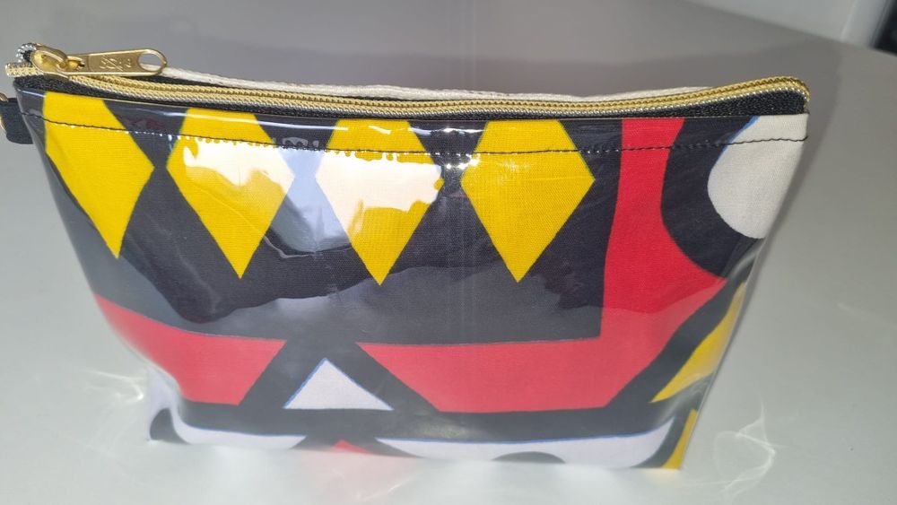 Necesserer Novas feitas a mao plastificada Entreg Alfragide e Benficas