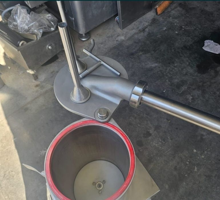 Nadziewarka tłokowa Dadaux