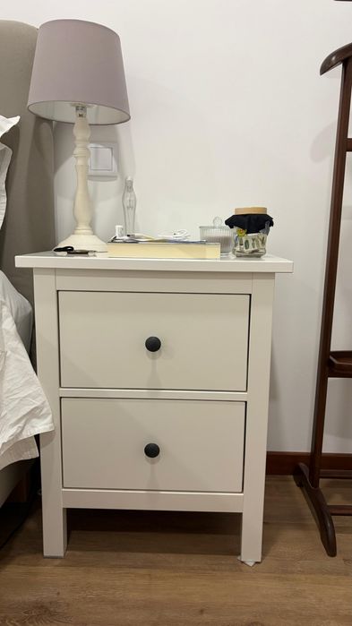 Mesinha de cabeceira Hemnes