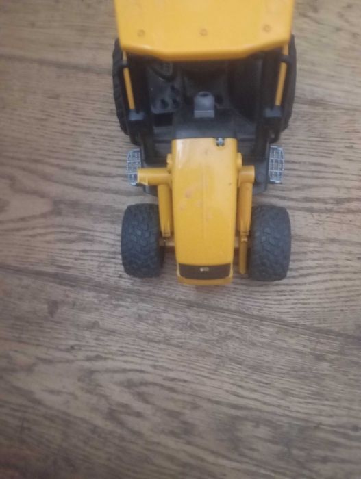 Traktor JCB zabawka dla dzieci