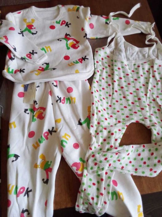 Продам детские вещи