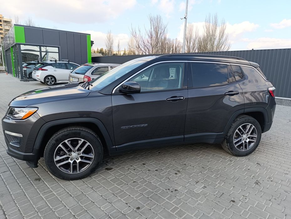 Продам Jeep Compass