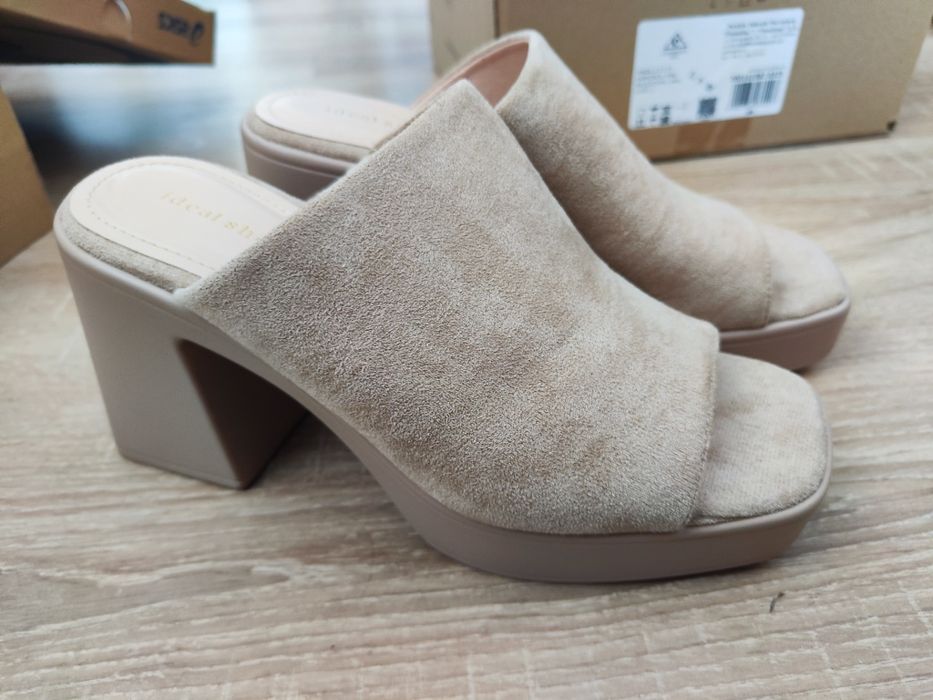 4 pary damskich butów, rozmiar 36, mix stylów