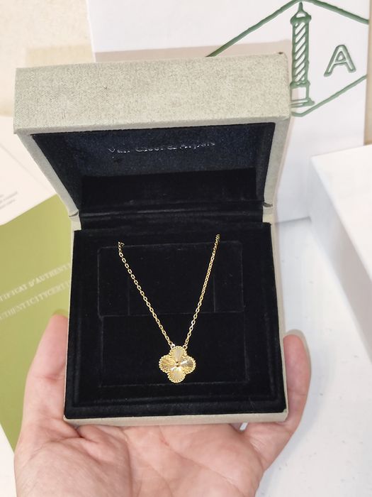 Підвіска Van Cleef  проба AU 750