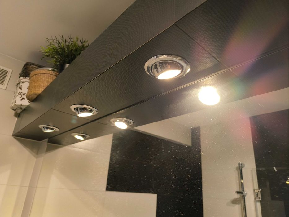 Oprawy oświetleniowe łazienkowe