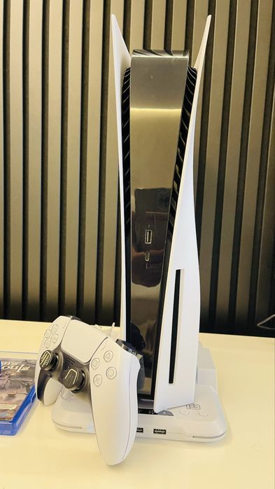 PS5 825gb de 2020 + 3 jogos + comando + base.