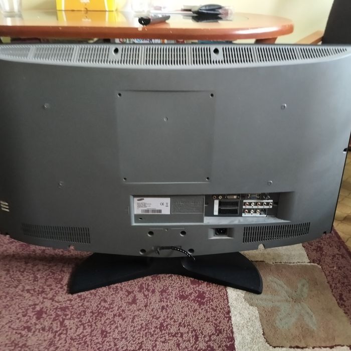 Tv LCD Samsung 32 cale.+ Dekoder DVB-T2 /C