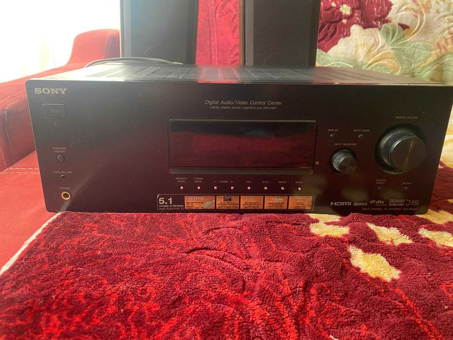 Amplituner kina domowego marki Sony (odbiornik audio-video)