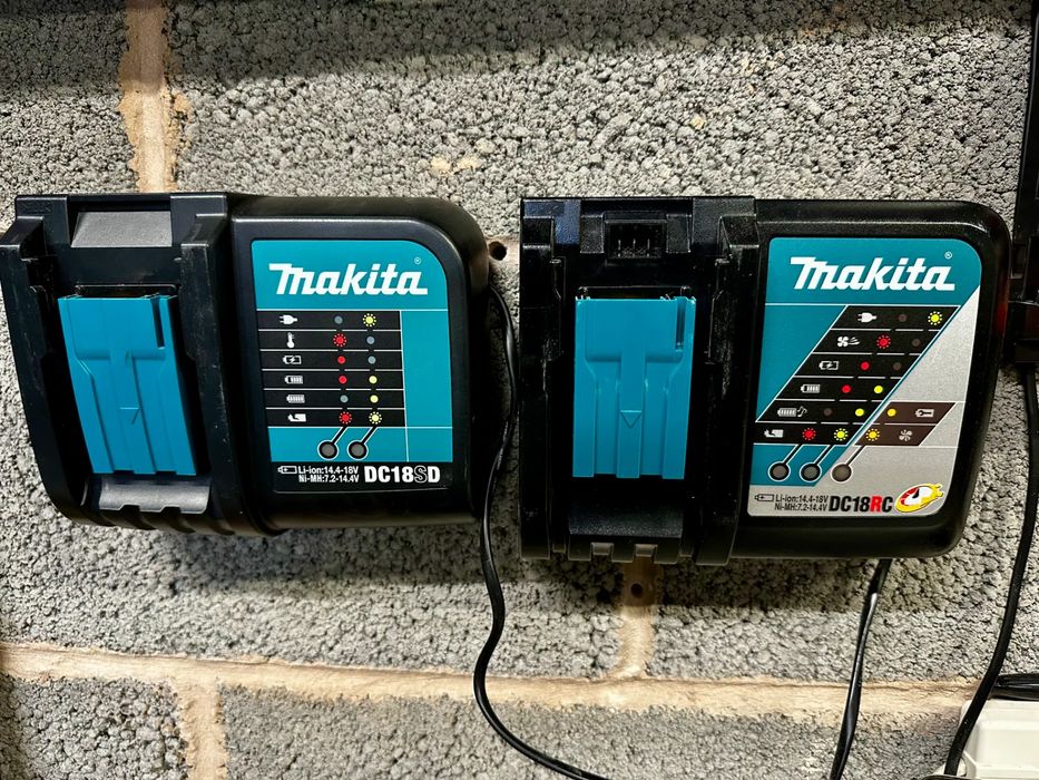 Suporte de Parede para Carregador Makita DC18SD