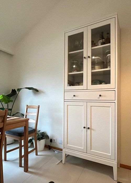 IDANÄS Armário alto c/porta vidro · Como novo!