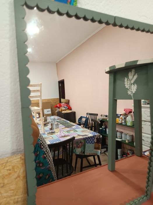 Espelho verde Sálvia com moldura recortada