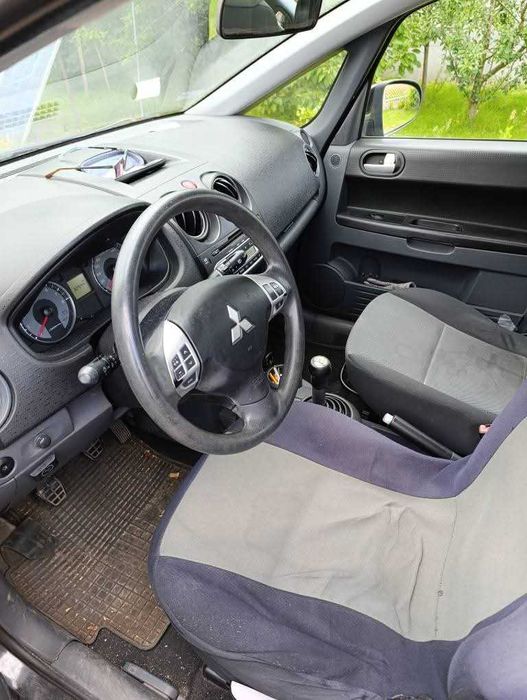 auto Mitsubishi Colt