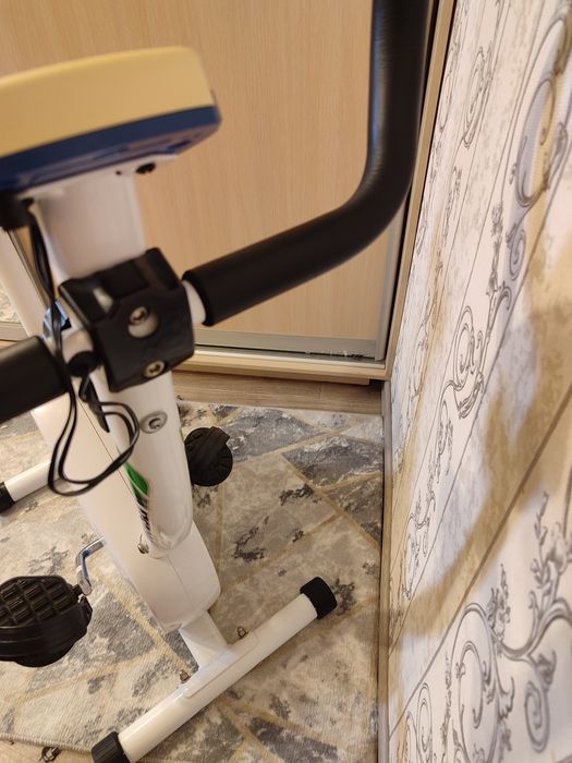 Продам велотренажер House fit 3000 грн