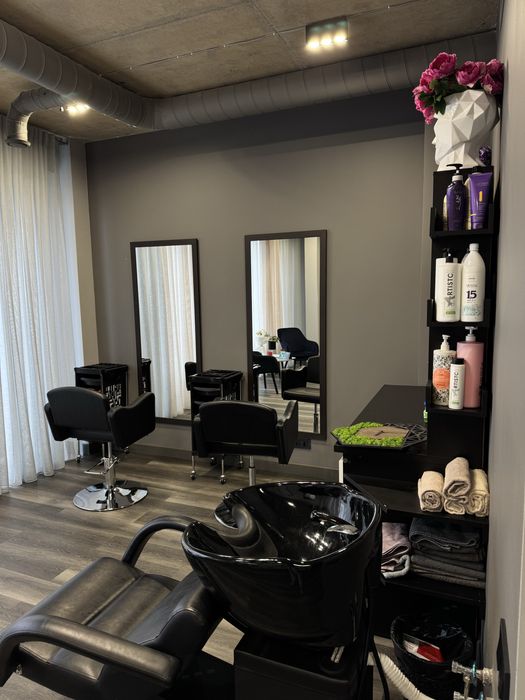 Аренда места парикмахер колорист бровист