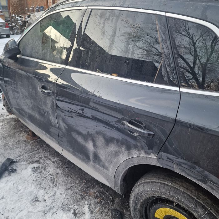 ДверіAudiQ5 80a 2018 року