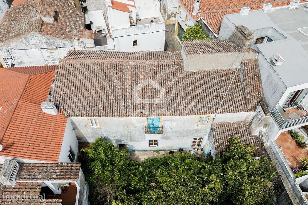 Moradia T2+1 Bifamilar de Rés do Chão c/ 426,14 m² de espaço exterior