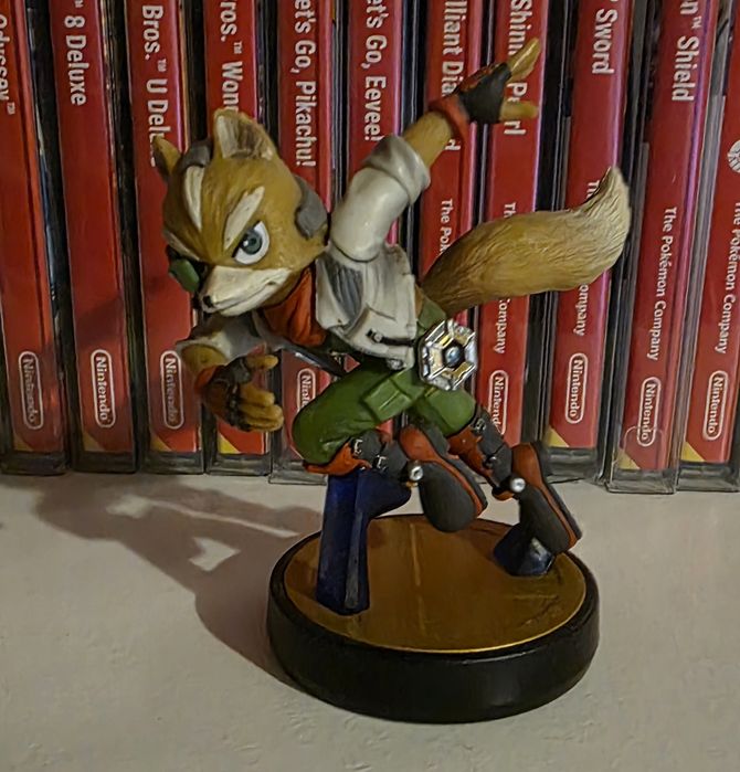 Nintendo Amiibo Fox Figure