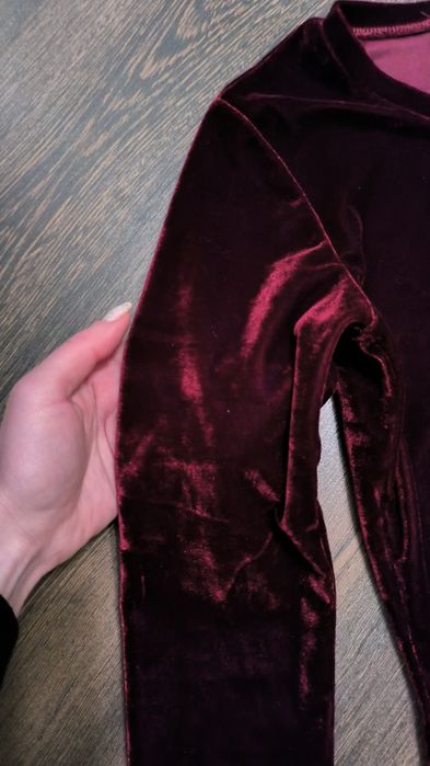 Гарна бархатна сукня розміру s