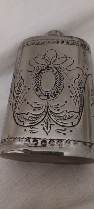 Frasco de pó de talco antigo