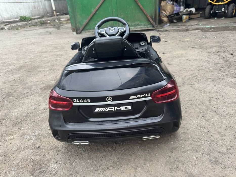 Електро автомобіль дитячий в чудовому стані