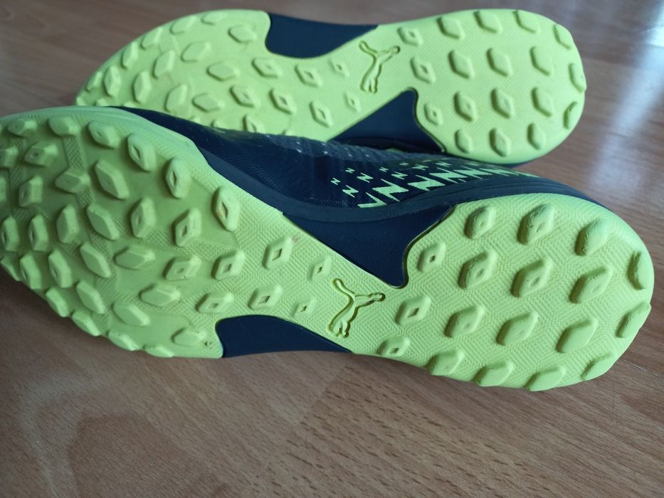 Buty chłopięce sportowe puma 39