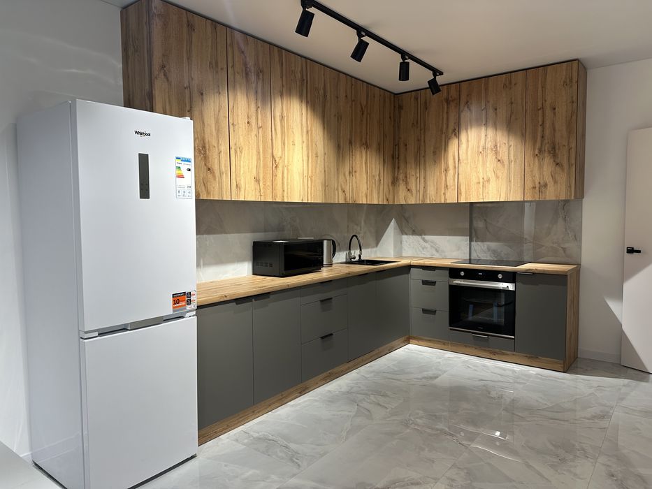 Оренда великої 2-х кімнатної,світло не вимикають