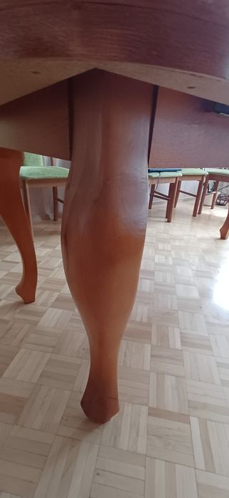 Duży stół jadalniany z 8 krzesłami