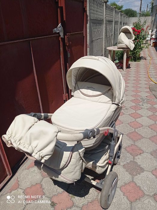 Продам детскую коляску Maxone 2 в 1