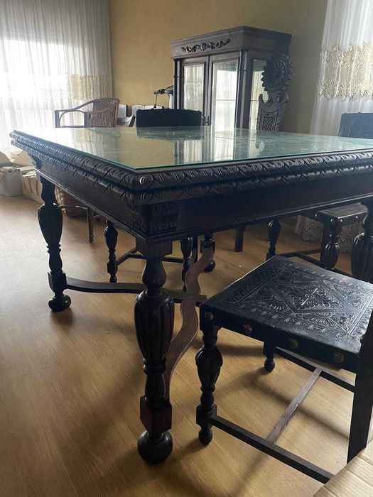 Mesa de jantar extensível com 4 cadeiras - Muito antiga