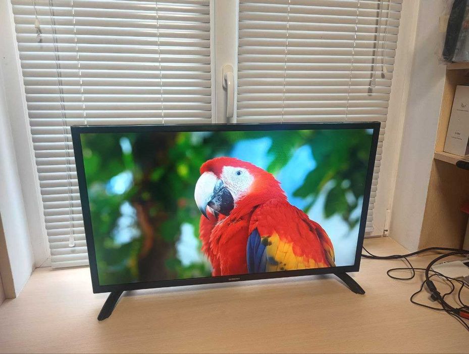 Телевизор-монитор  32" Samsung Full HD