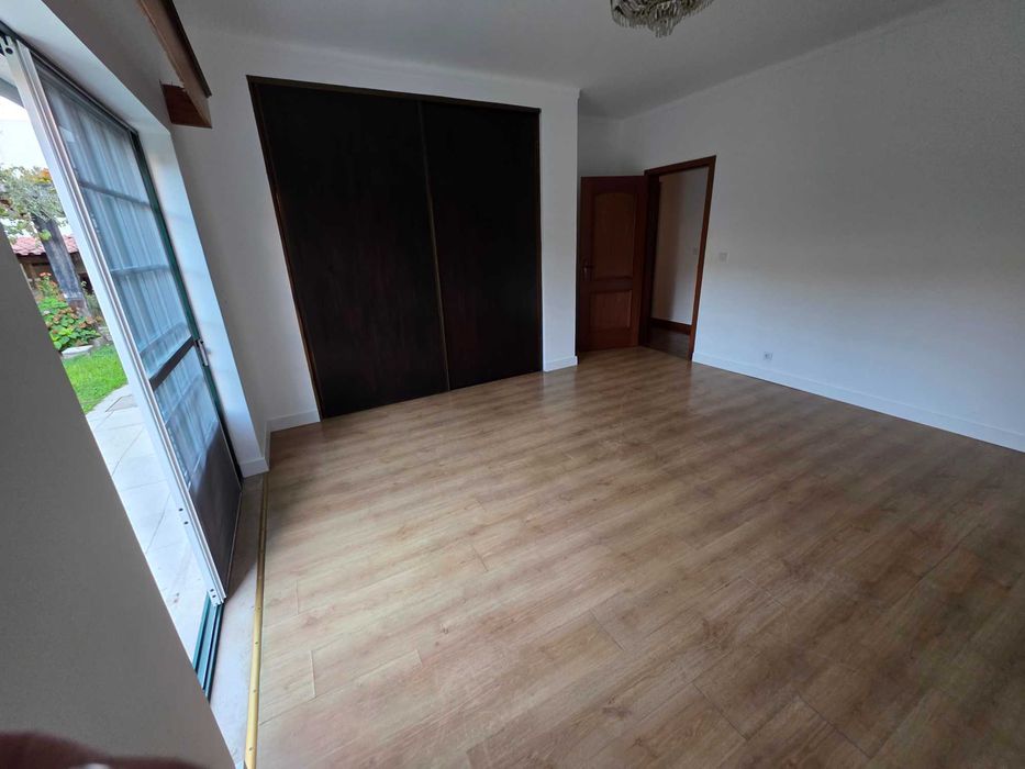 Arrenda-se andar de moradia T2 - Vila Nova da Barquinha