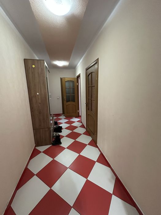 Продам в центрі 2 кімнатну квартиру