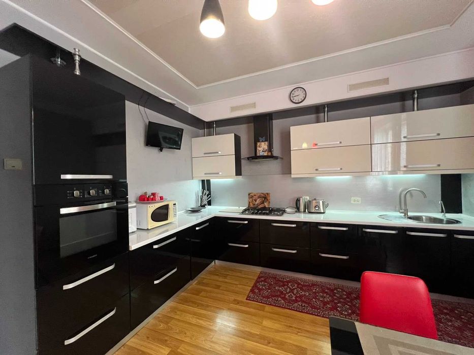 Продається готовий будинок в м.Коломия.