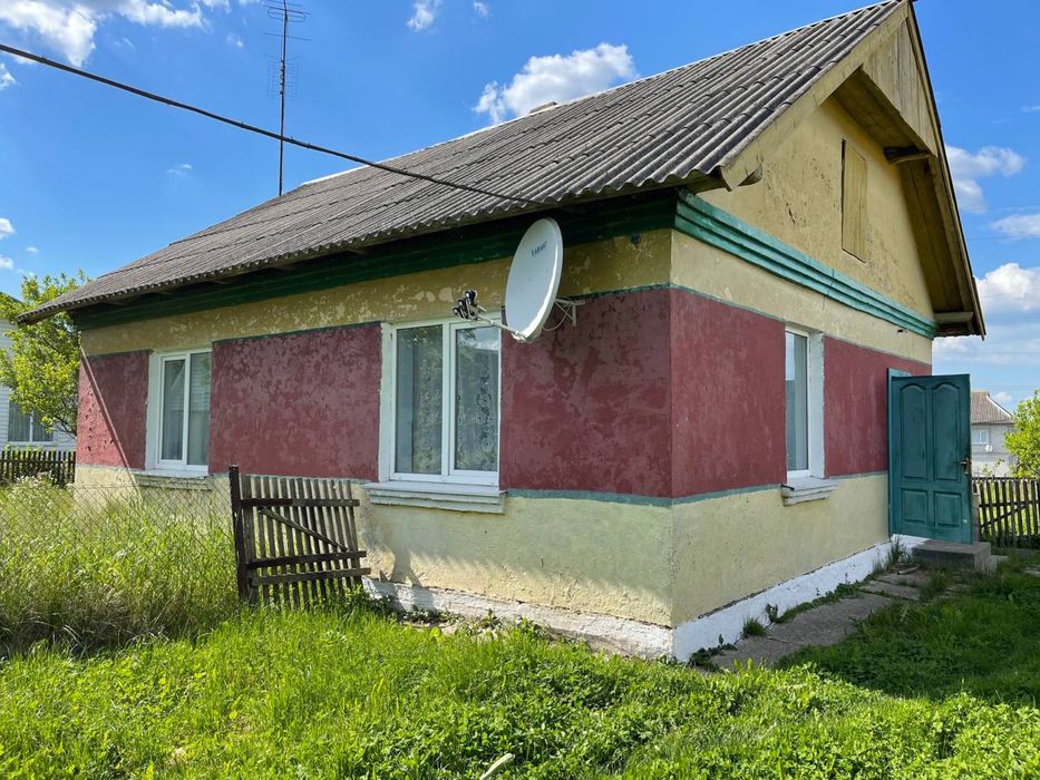 Продається цегляний будинок с. Завадка