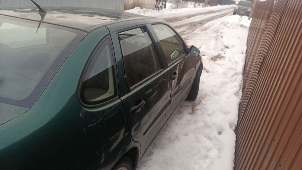 Продам Volkswagen Polo 1.4  бензин