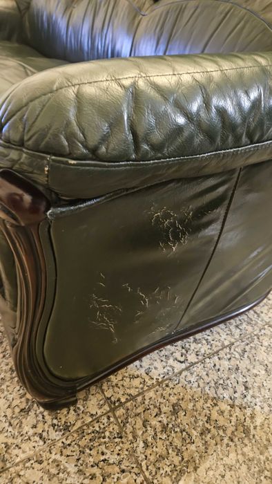 Conjunto de sofás em pele verde-escura – Sofá-cama + 2 cadeirões