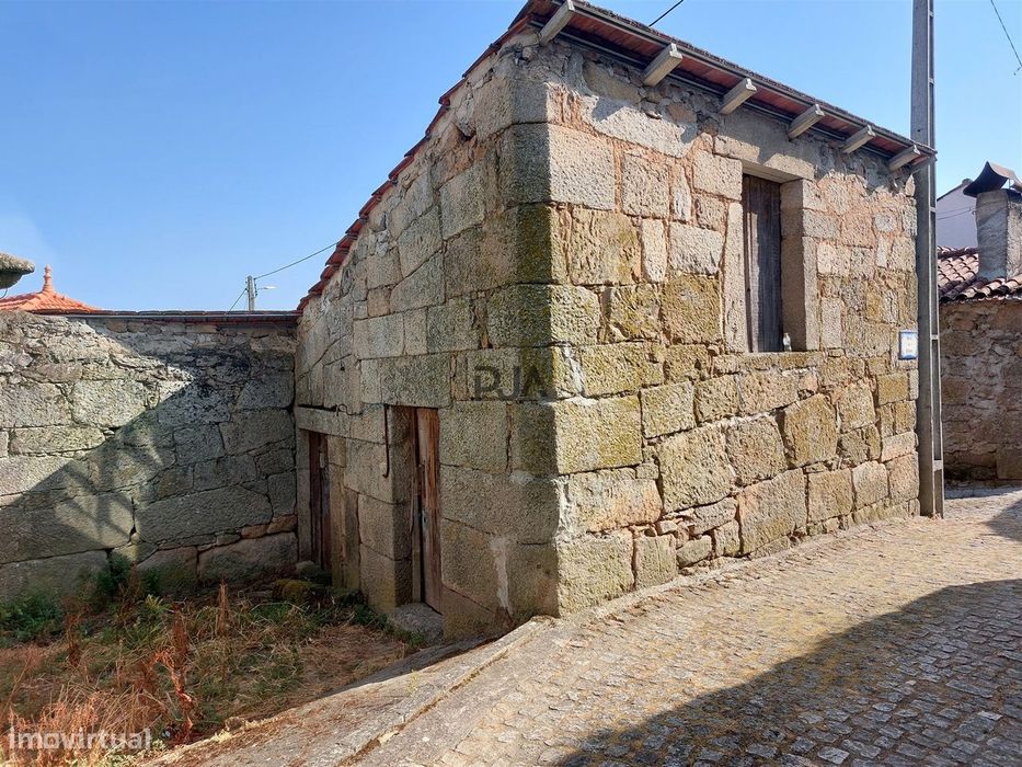 Moradia para reconstruir em Fundões, Mangualde