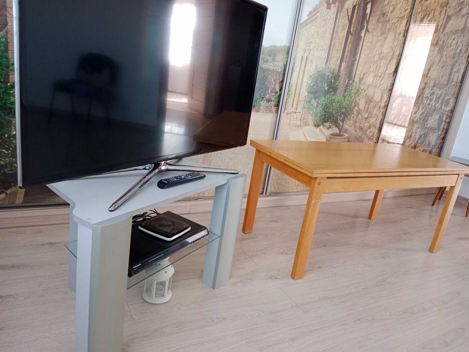 Stolik pod telewizor