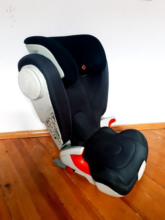 Britax Romer    ізофікс  15 36