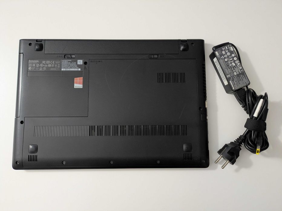 Laptop Ultrabook Lenovo 15.6" Ram 8GB Dysk SSD 256GB USB 3.2 Windows 11 Bateria 6 godzin HDMI + Torba