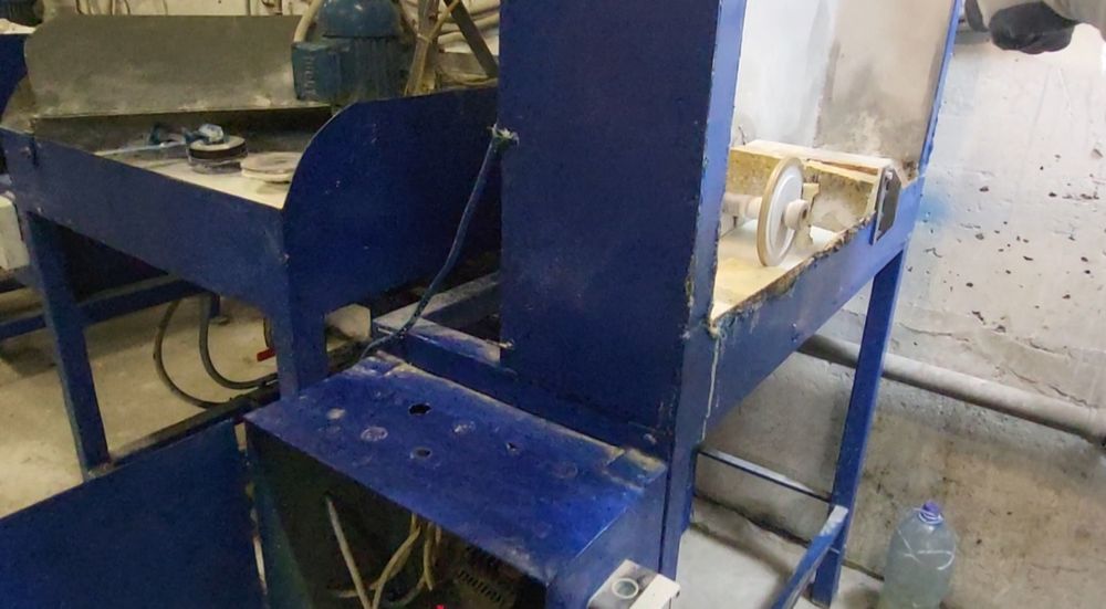 Универсальный станок  обработки кромки стекла