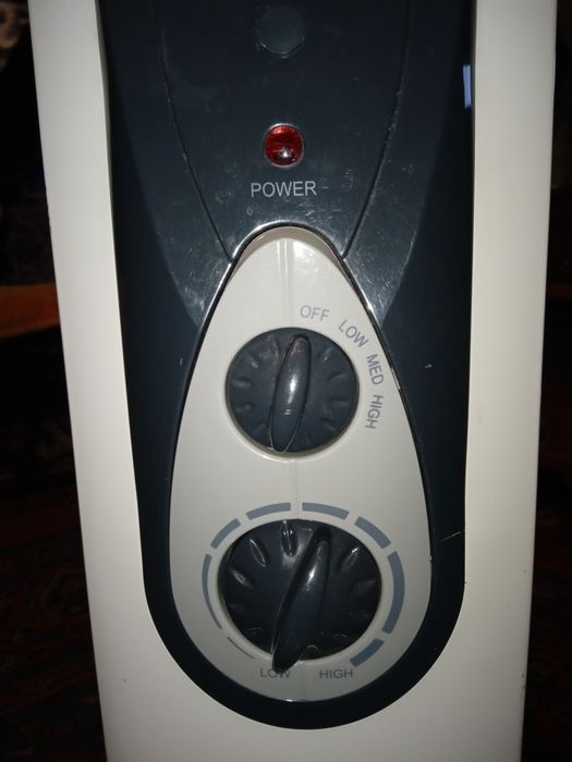 Продам масляный обогреватель 2000Вт Elenberg.