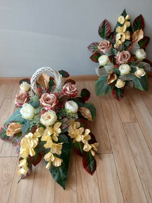 Kwiaty na grób KOMPLET stroik + bukiet do wazonu KOŁO producent