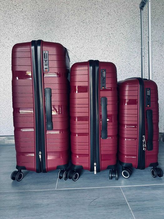 nowa walizka średnia POLIPROPYLEN / walizki podróżne do 20 kg