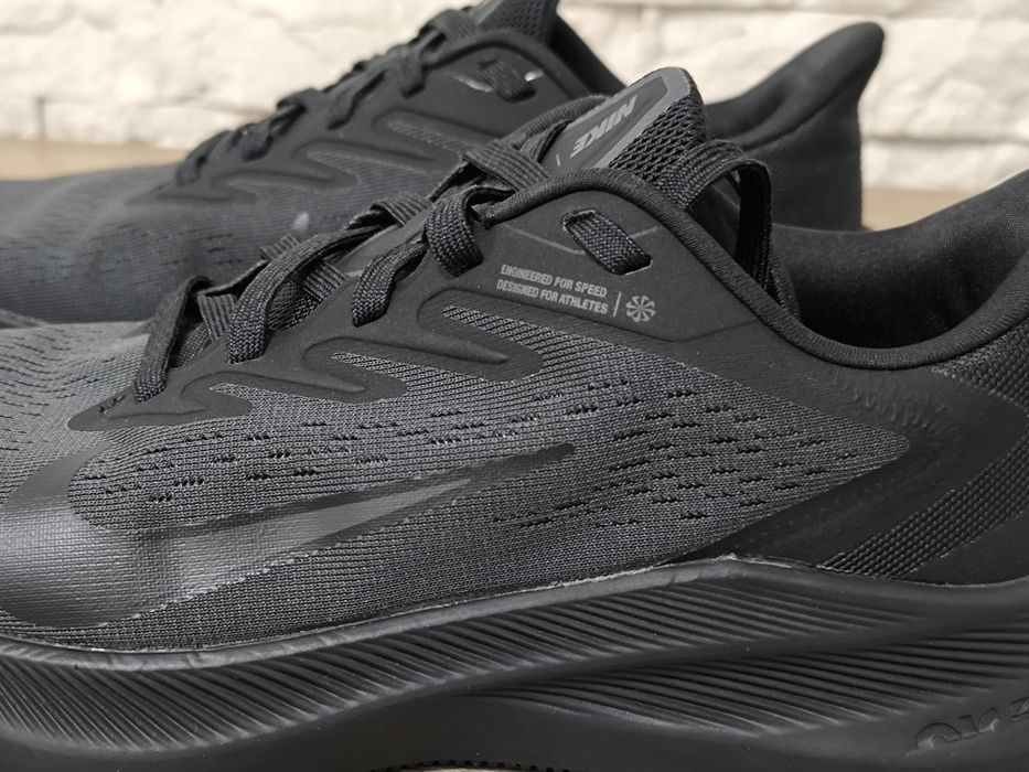 Кросівки Nike Air Zoom Winflo 7