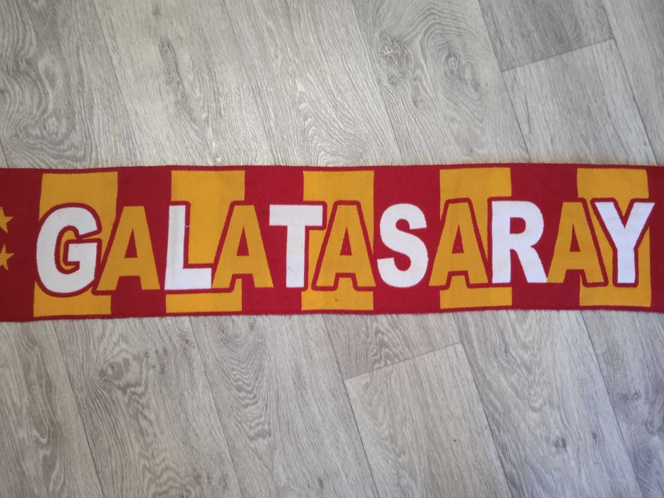 Шарф фанатов футбольного клуба Галатасарай (Турция) Galatasaray
