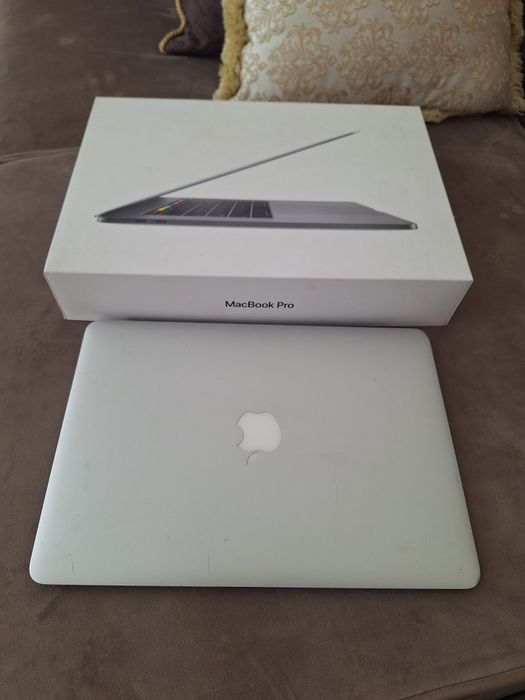 Макбук MacBook air 13" Core i5 / 8 gb.