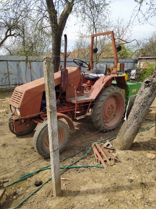 продам трактор т-25.