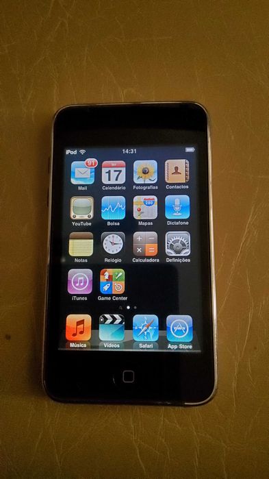 Apple iPod para ouvir musica e conexão á internet